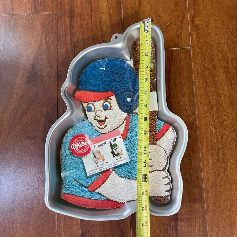 New 1992 Wilton Home Run Hitter Baseball Sport Cake Pan Mold